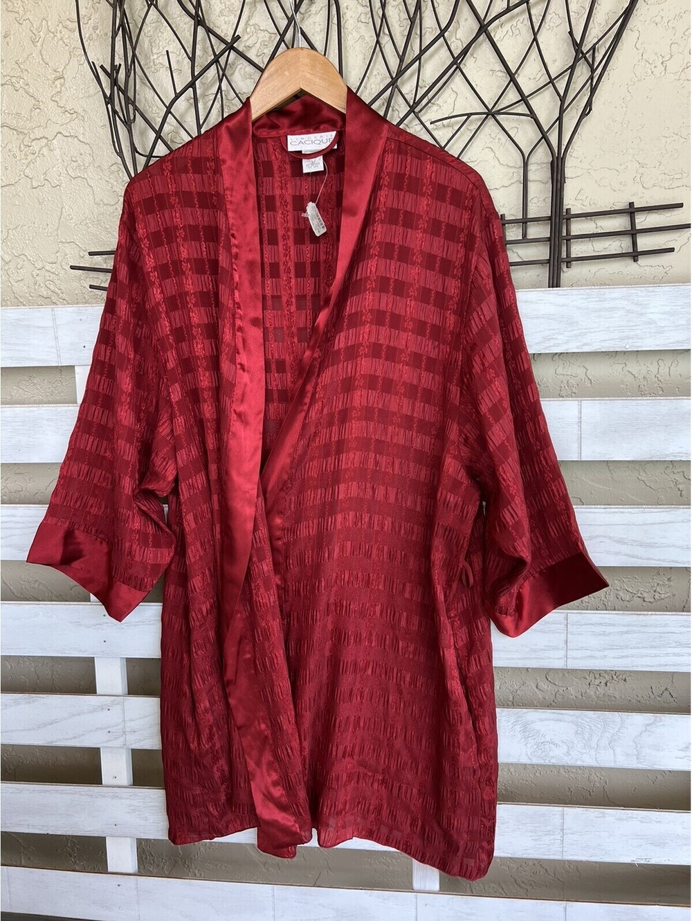 New Women Cacique Robe Sleepwear Lingerie Textured Red Kimono Size L( No Belt).